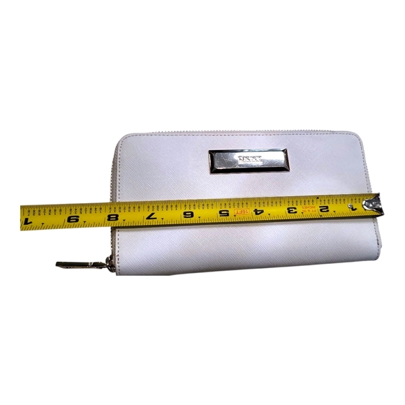 DKNY WOMANS WHITE ZIPPER WALLET - Picture 5 of 6